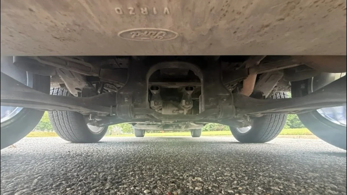 Ford EcoSport de seis rodas é colocado à venda nos EUA com histórico peculiar