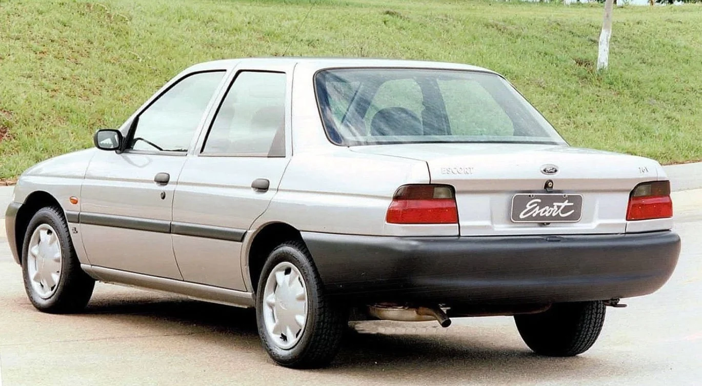 Por que o Ford Escort Sedan não conseguiu conquistar o mercado brasileiro nos anos 90?