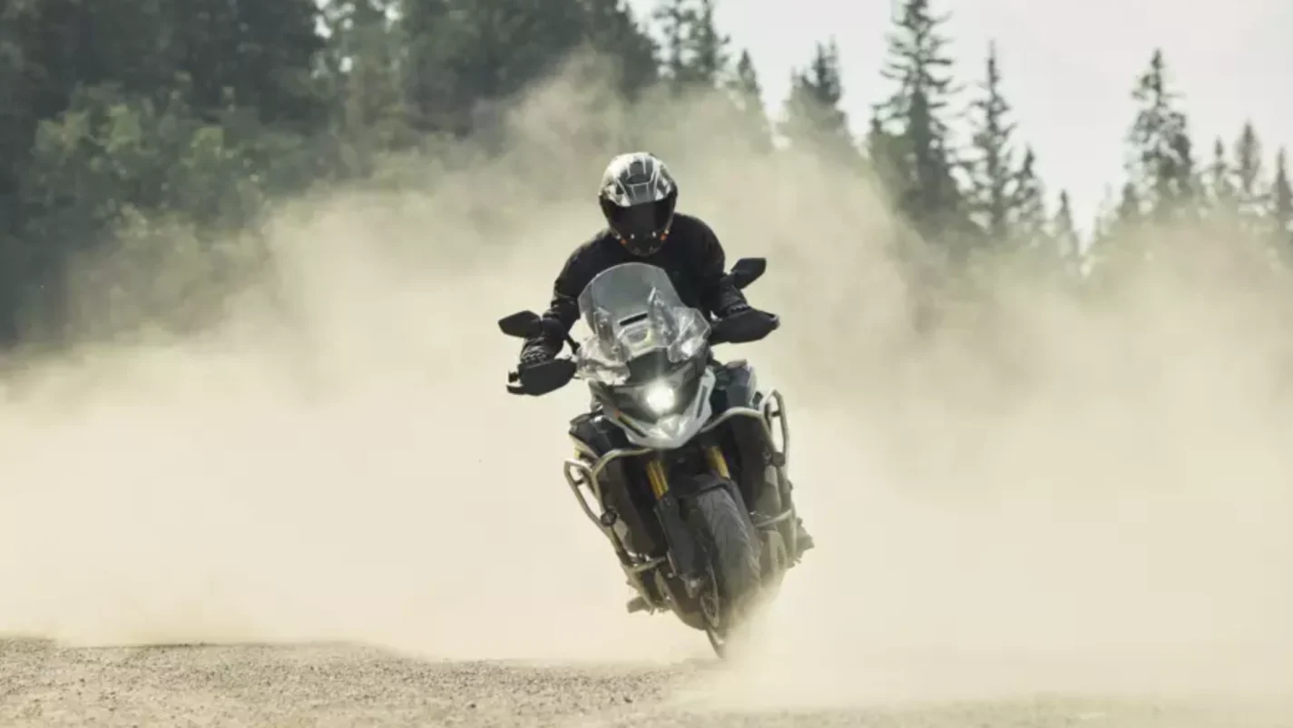 Triumph Tiger 1200 2027 ganha 158 cv e sistema de suspensão inteligente