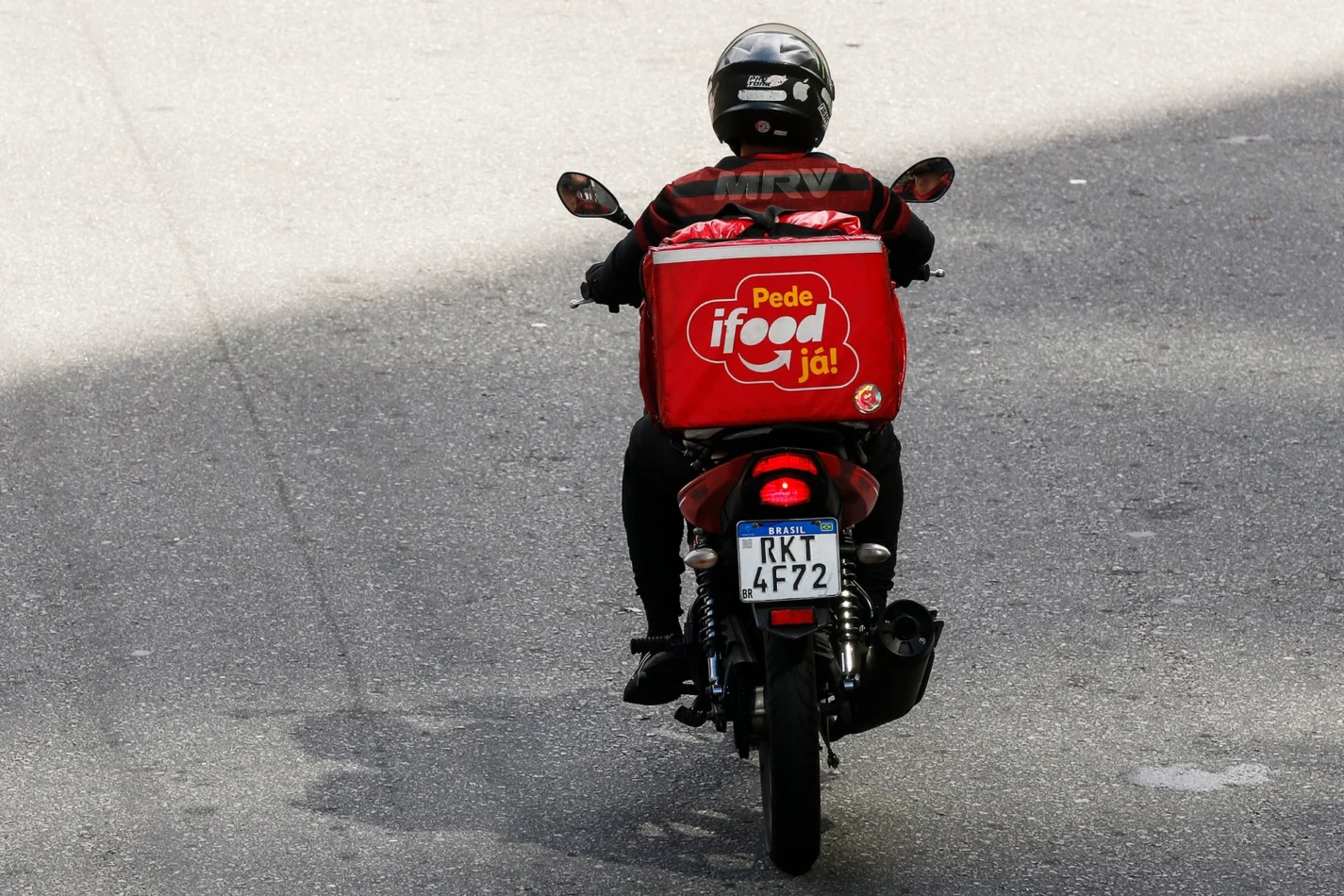 Trocar o óleo da moto a cada 1.000 km: entenda por que isso é desperdício de dinheiro